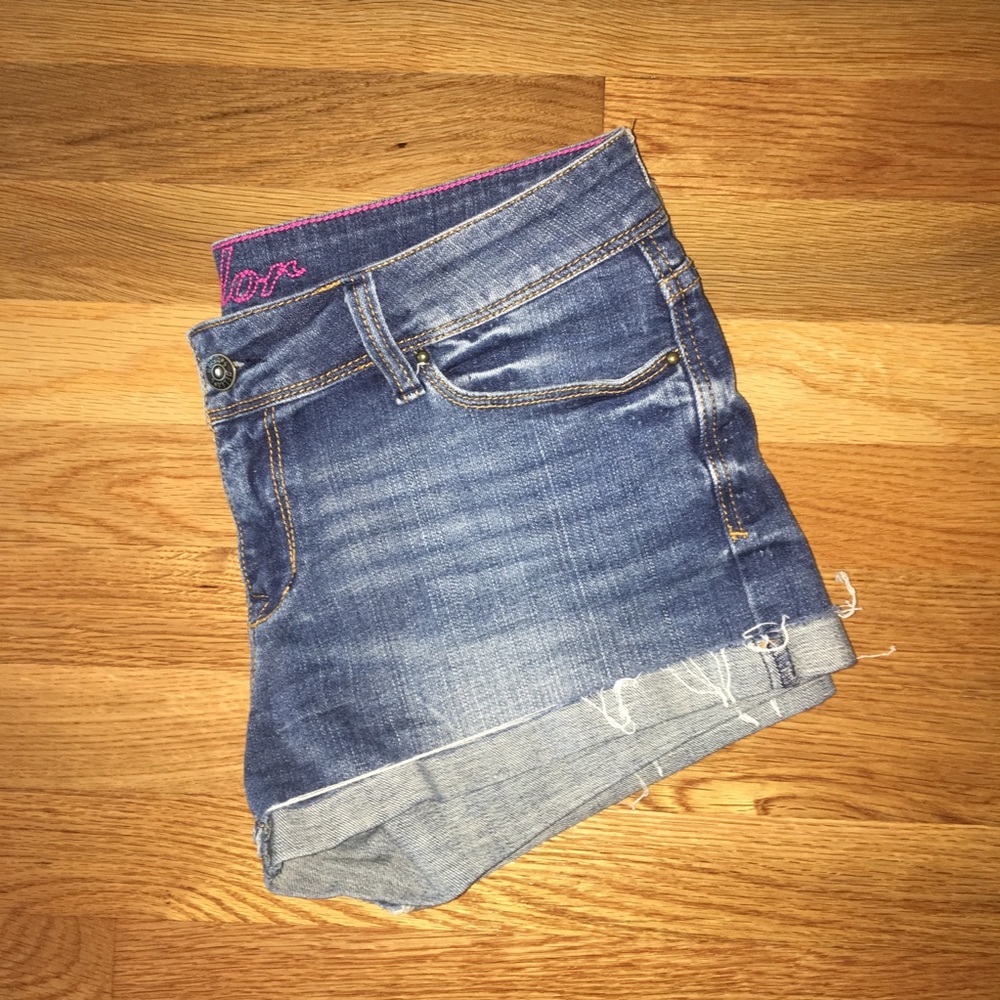 DENIM SHORTS